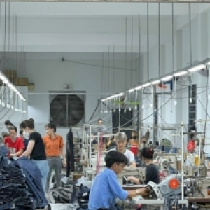 Xưởng may quần JEANS nam dài cao cấp số lượng lớn TPHCM 